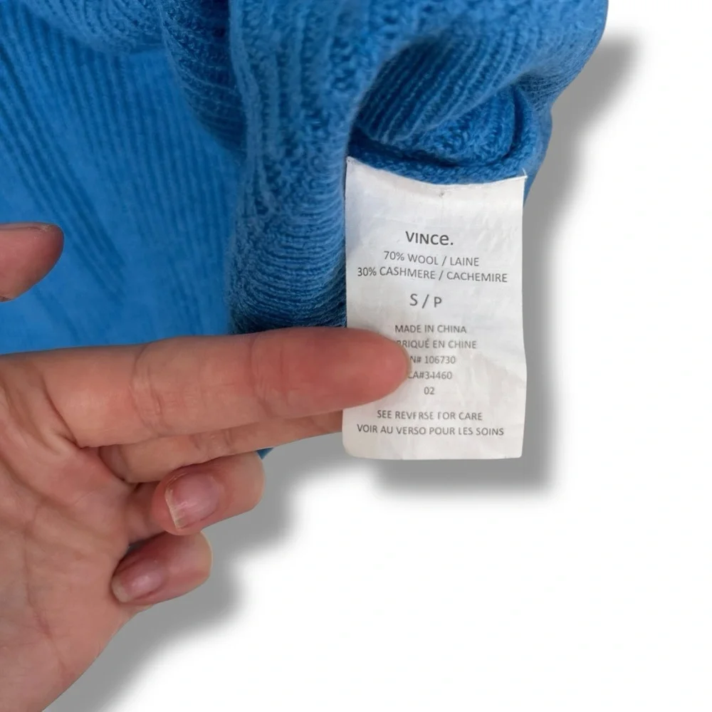 Vince. Cashmere Wool Blend Waffle Knit Sweater Blue Small Boatneck Quiet Luxury